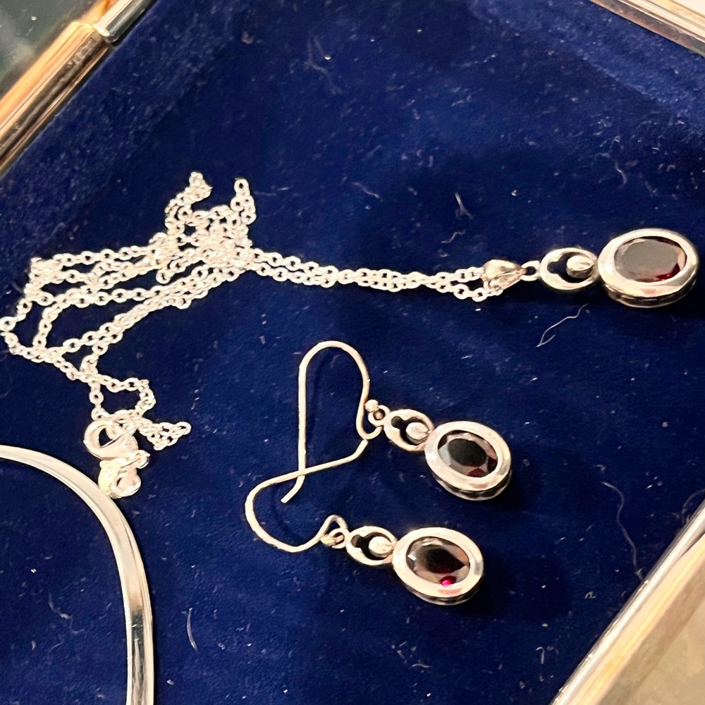 Garnet Sterling set necklace, bangle, earrings Vtg case with blue velvet lining - Picture 2 of 7